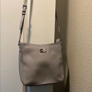 Elegant Michael Kors Gray Shoulder Bag